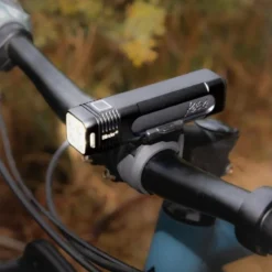 KnogBlinder Pro 700 - Lampe avant vélo